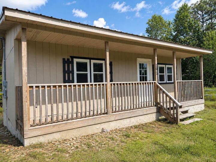 Property Photo: 191 Red Bud Trl TN 37327