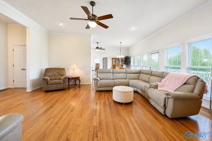 Property Photo:  586 Sunset Drive  AL 35981 