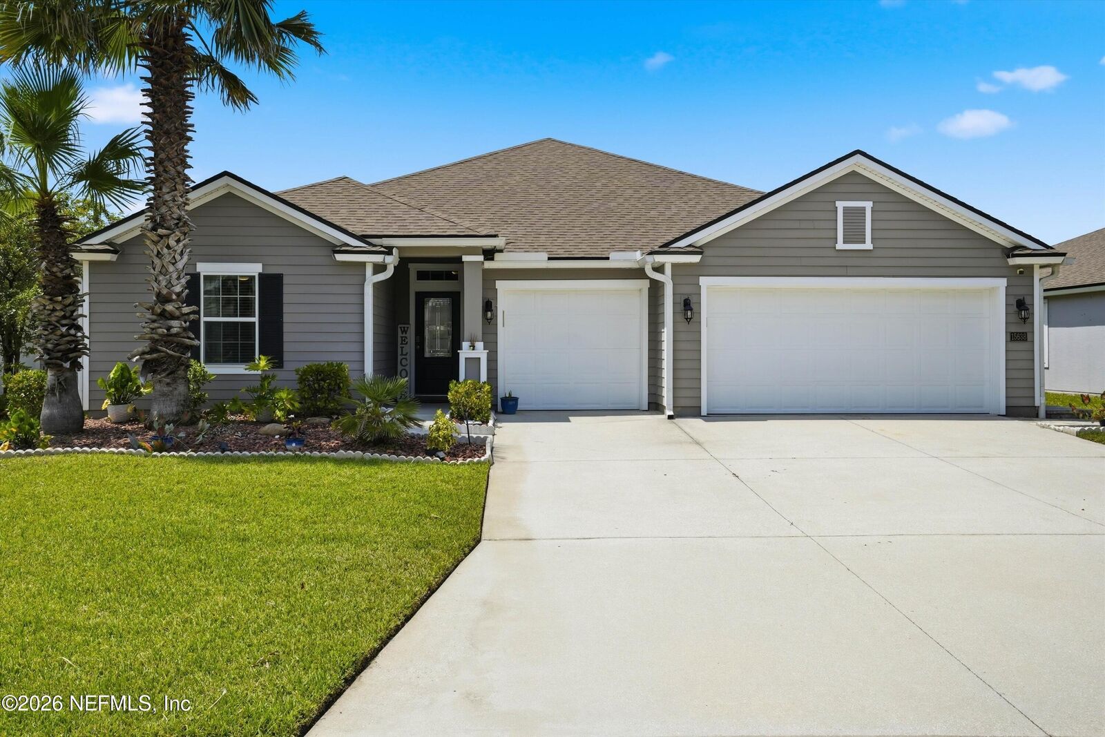 Property Photo:  15638 Chir Pine Drive  FL 32218 