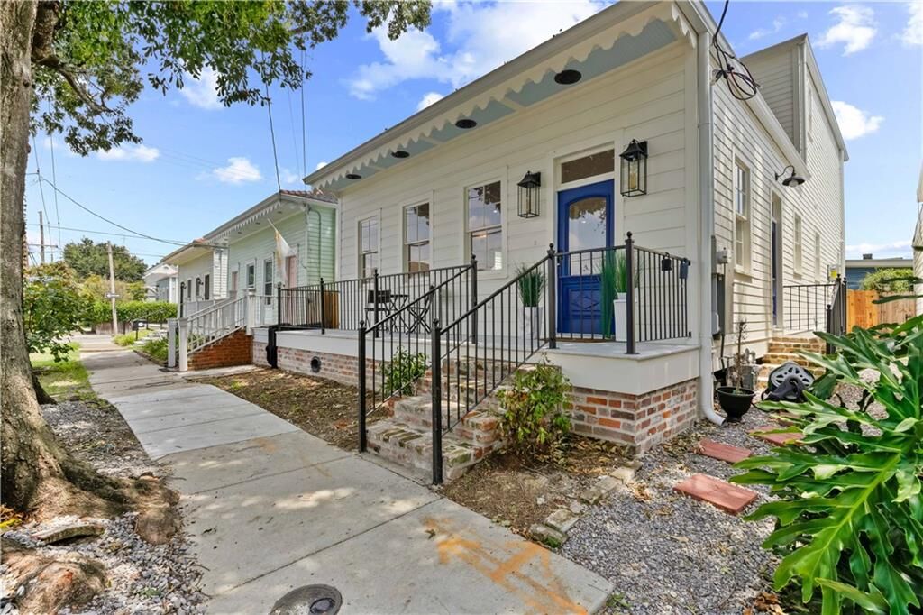 Property Photo:  731 Valence Street  LA 70115 