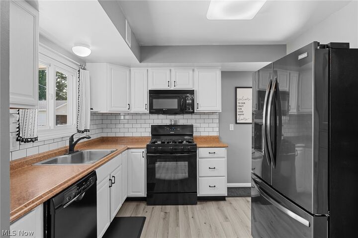 Property Photo:  9011 Roedean Drive  OH 44129 
