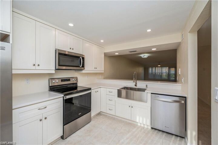 Property Photo:  4130 Looking Glass Ln 3807  FL 34112 