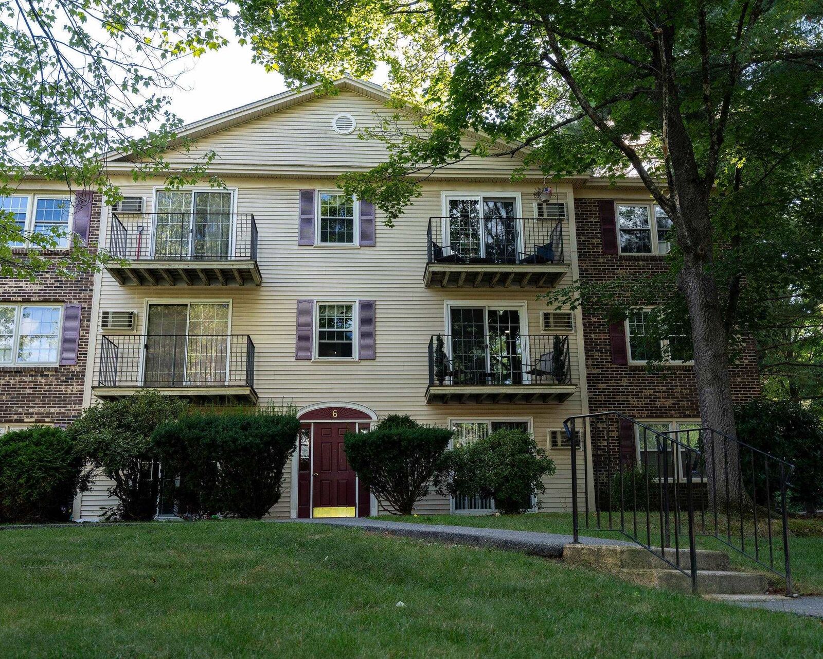 Property Photo: 6 Autumn Leaf Drive NH 03060