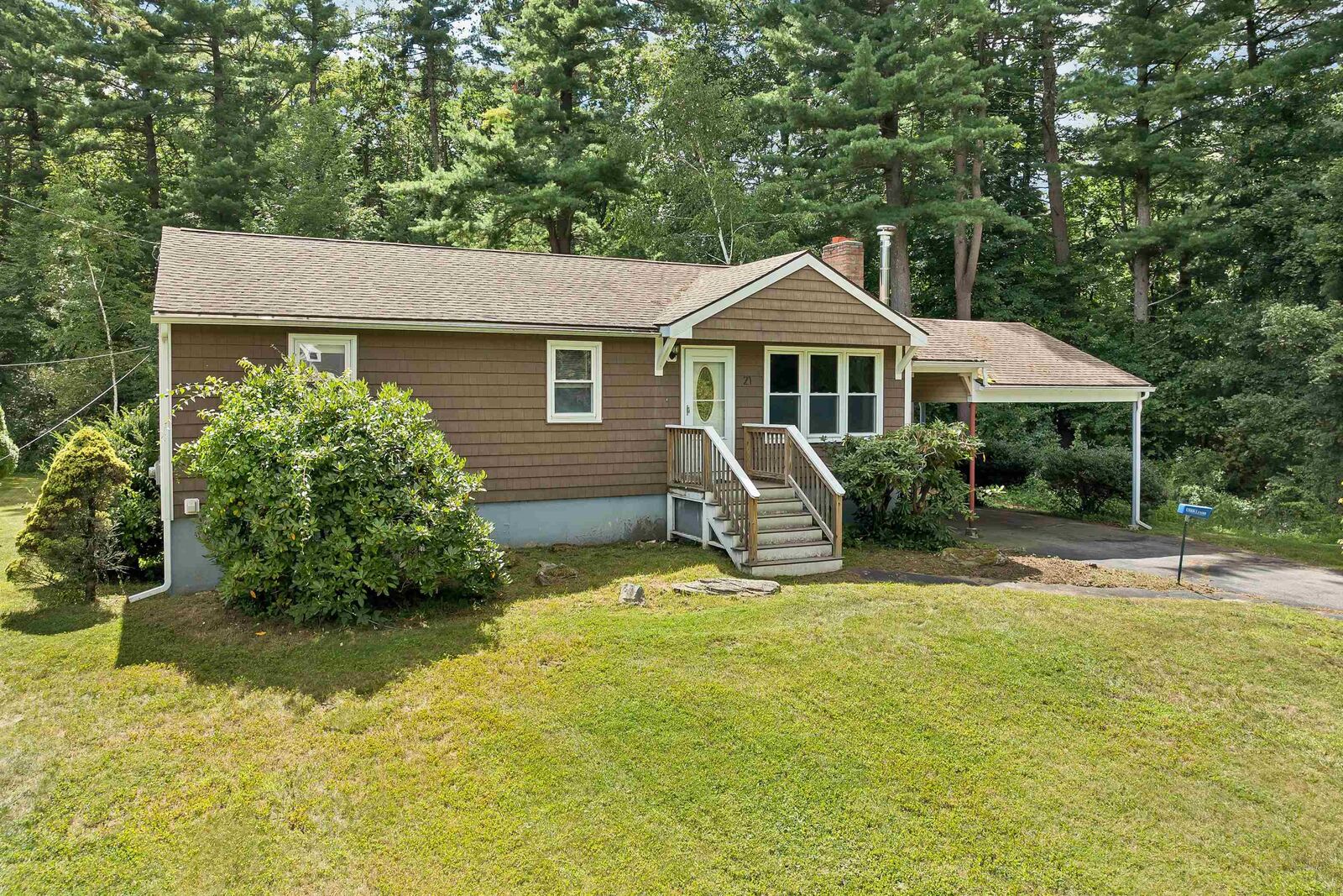Property Photo: 21 Briar Avenue NH 03079