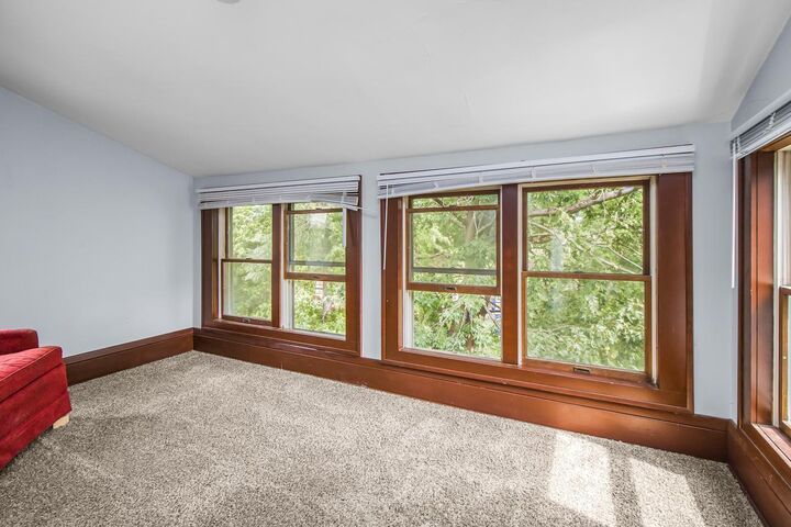 Property Photo:  823 Englewood Avenue  MN 55104 