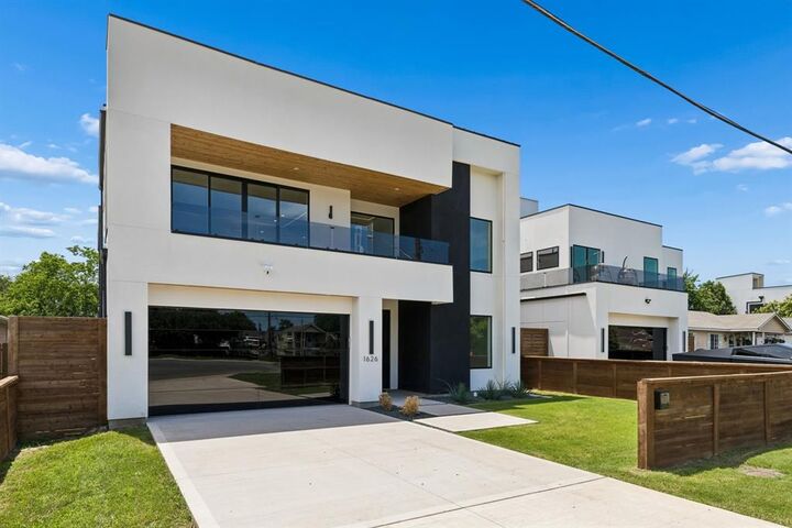 Property Photo: 1626 Canada Drive TX 75212
