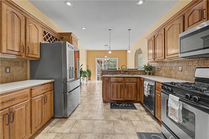 Property Photo:  5310 S Stone Bay Circle  AR 72758 