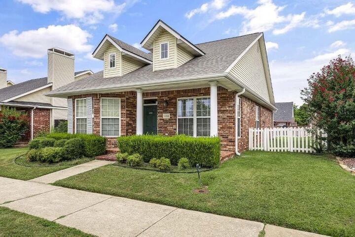 Property Photo:  6914 Young Farm Avenue  AR 72762 