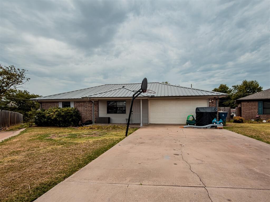 Property Photo: 3209 Park Avenue OK 73018