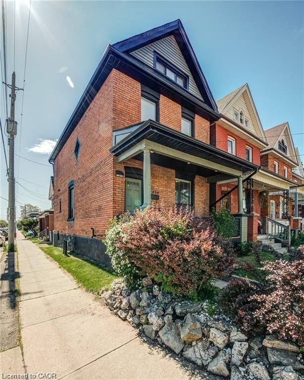 Property Photo:  520 Hughson Street N  ON L8L 4N7 