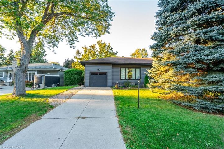 Property Photo:  232 Rosemary Lane 2  ON L9G 2K7 