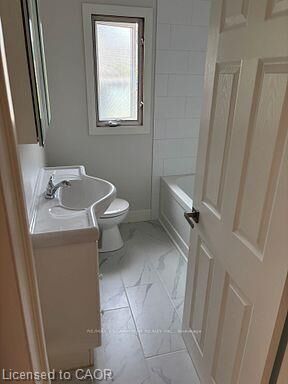 Property Photo:  Upper 5648 Royal Manor Drive  ON L2G 1E8 