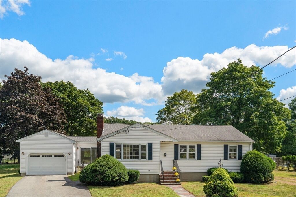 Property Photo:  7 Eugley Park West  MA 01864 