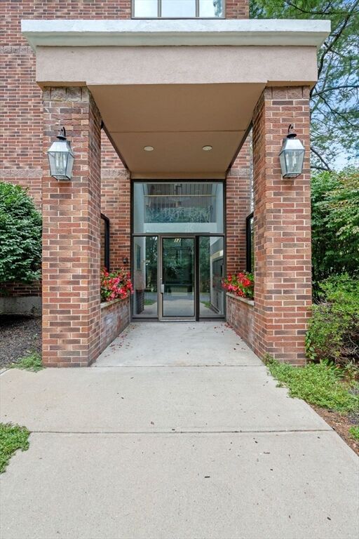 Property Photo:  12 Ledgewood Way 16  MA 01960 