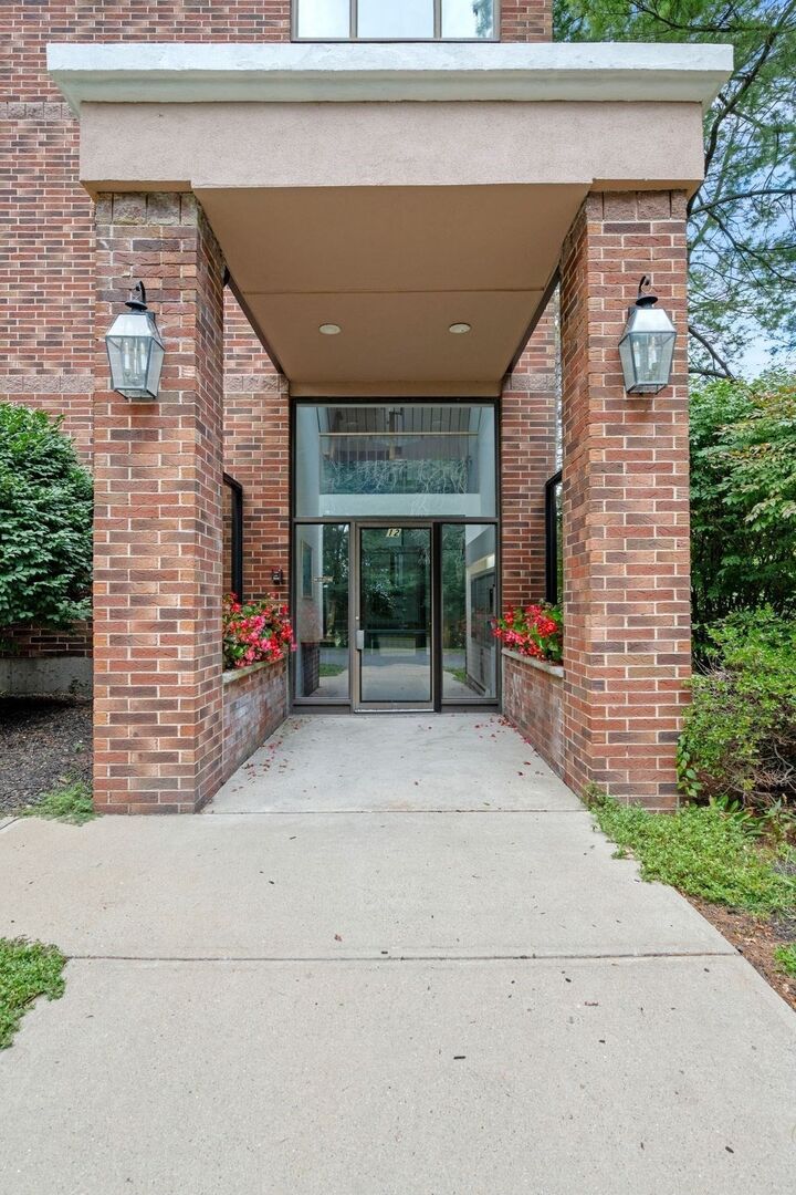 Property Photo:  12 Ledgewood Way 16  MA 01960 