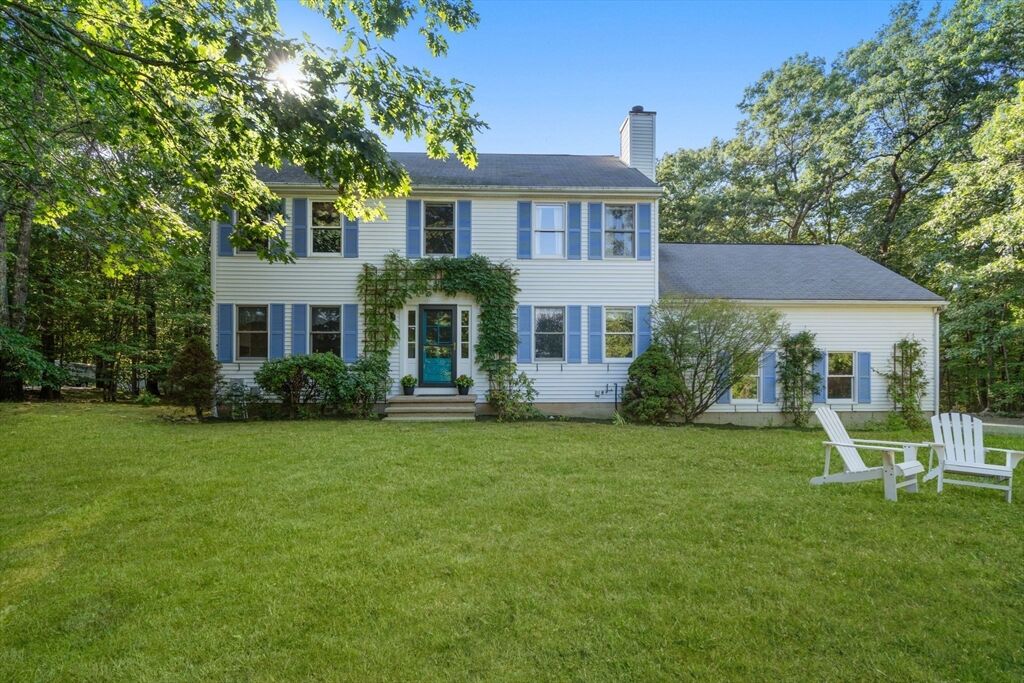 Property Photo:  8 Bush Road  MA 01749 