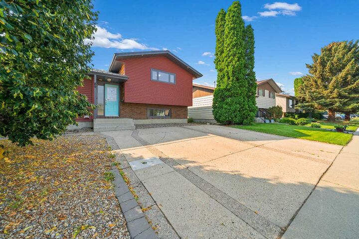 Property Photo: 89 Stevenson Street SE AB T1B 3H1