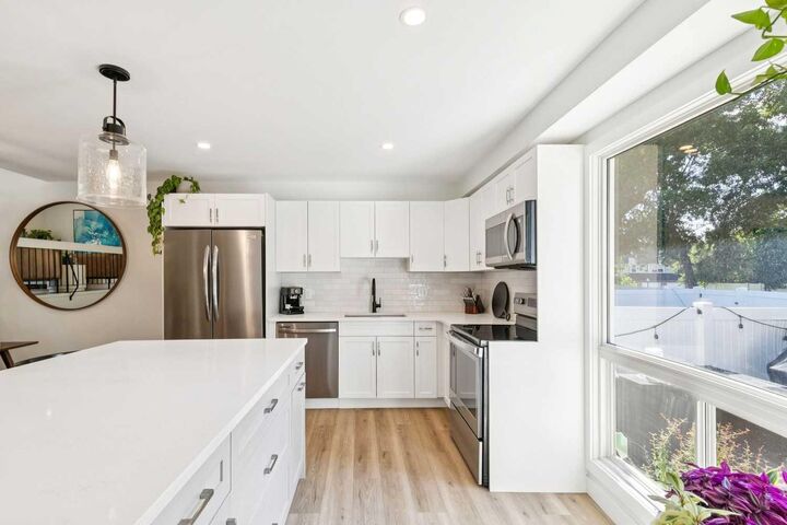 Property Photo: 16 Brae Glen Court SW AB T2W 1B6