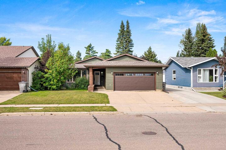 5410 28 Street — photo 1