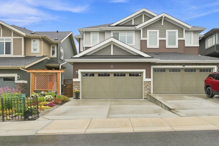 Property Photo: 75 Sundown Close AB T4C 1E6