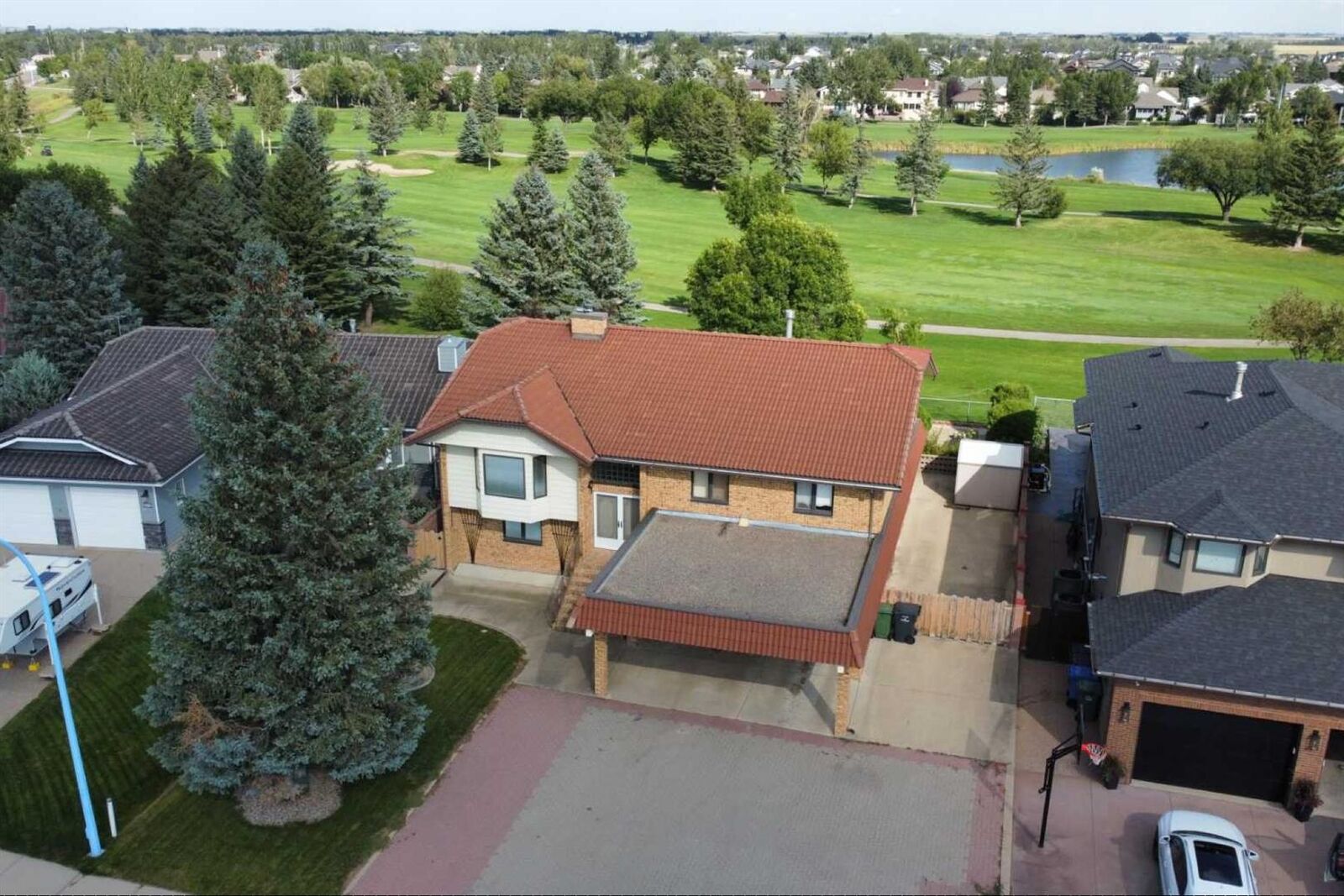 Property Photo: 262 Fairway Drive AB T1M 1H3