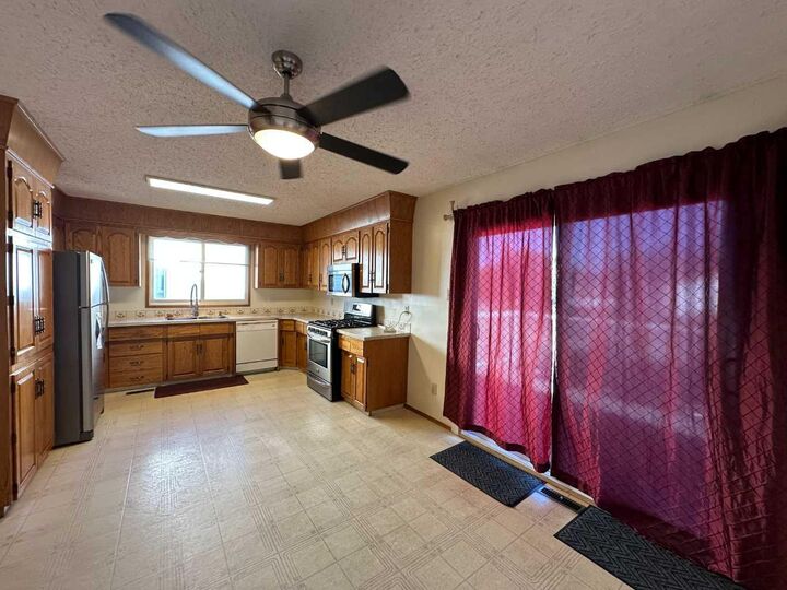 Property Photo:  6008 57 Avenue  AB T4J 1L2 