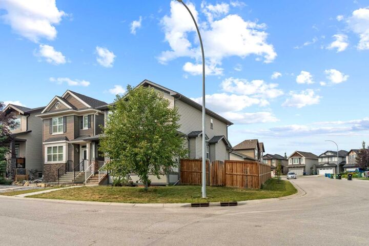 Property Photo: 10 Nolanfield Heights NW AB T3R 0J3