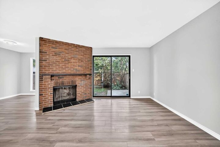 Property Photo:  2210 Oakmoor Drive SW 15  AB T2V 4R4 