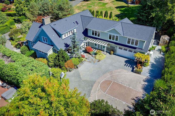 Property Photo:  9223  Allens Cove Lane NE  WA 98110 