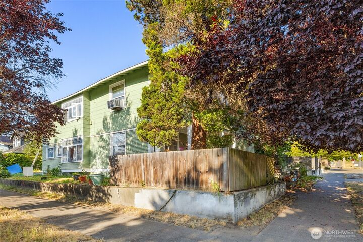 Property Photo:  618 NW 58th Street  WA 98107 