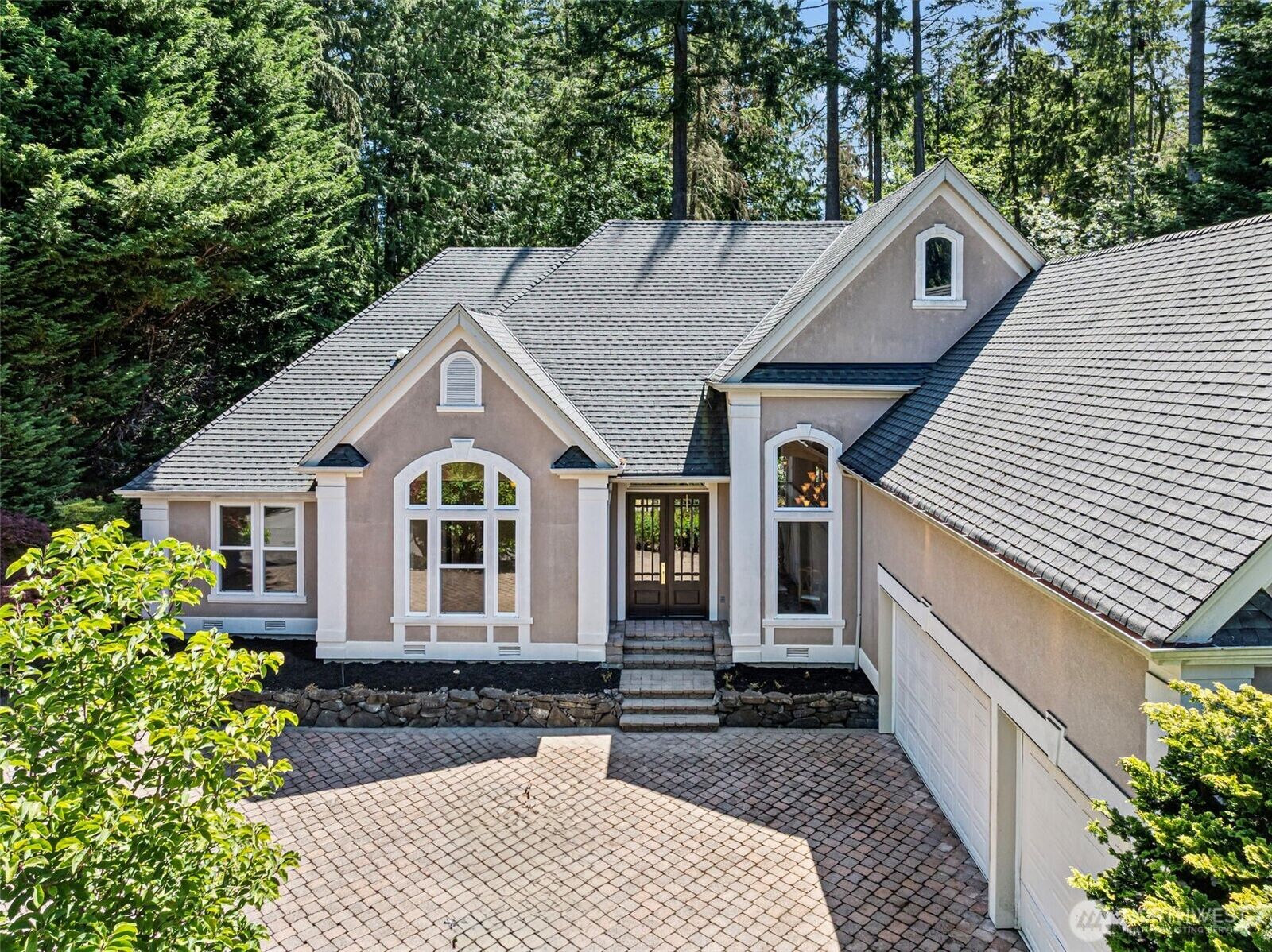 Property Photo: 4404 Towhee Drive WA 98332