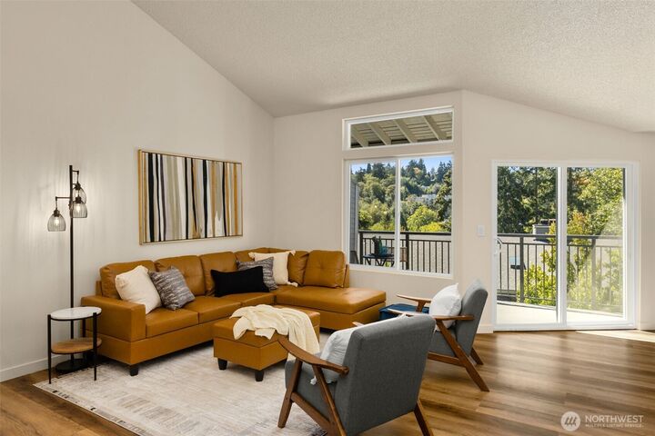 Property Photo:  3218  80th Avenue SE 6  WA 98040 
