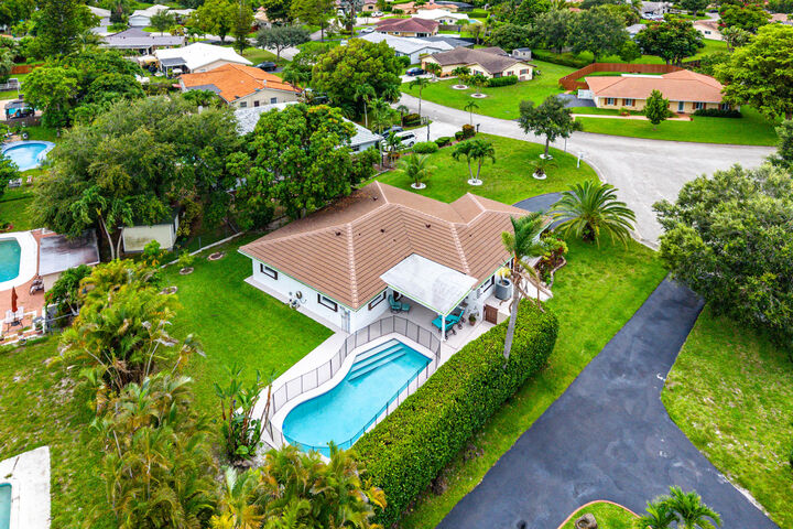 Property Photo: 4025 NW 105th Avenue FL 33065