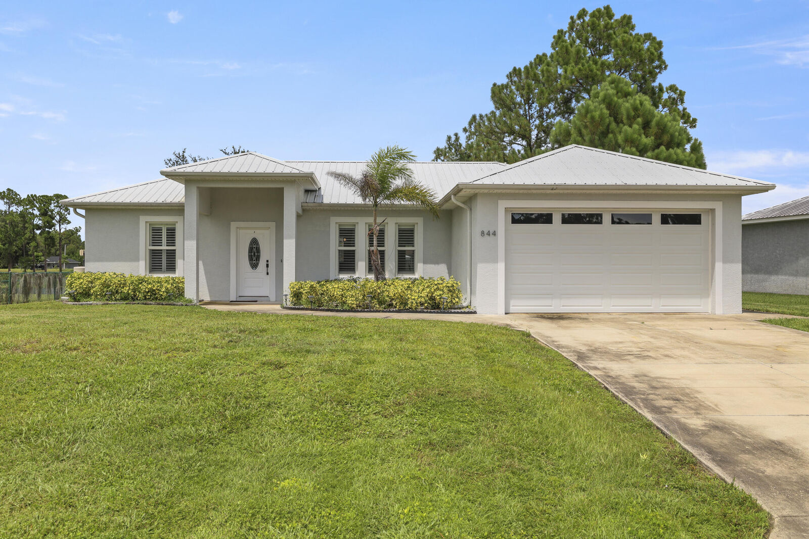 Property Photo:  844 Lake Betty Drive  FL 33852 