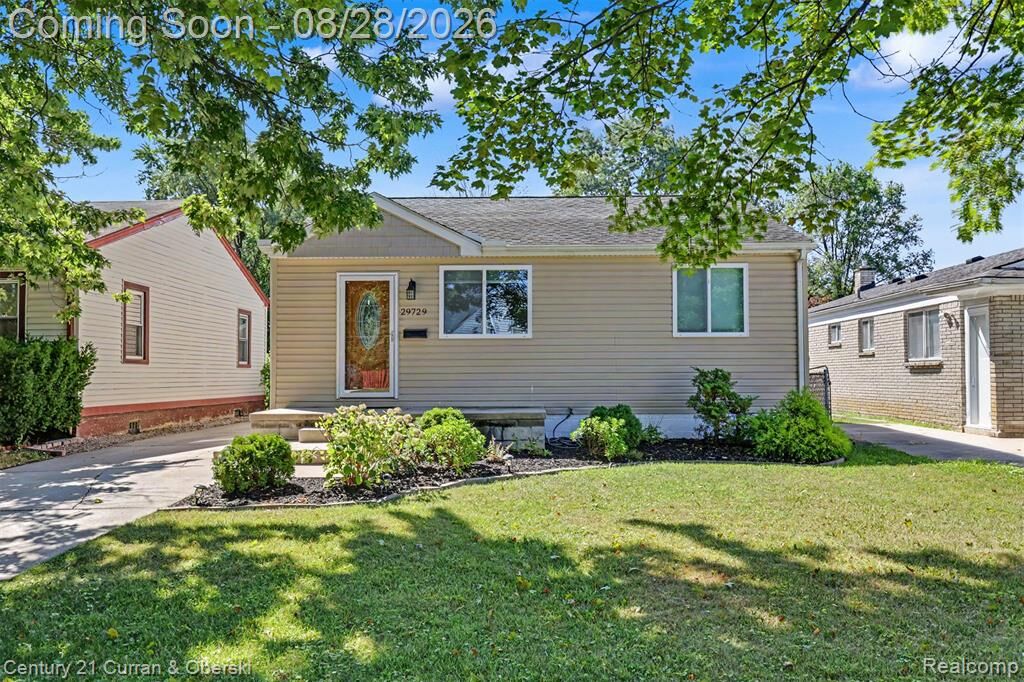 Property Photo: 29729 Balmoral Street MI 48135