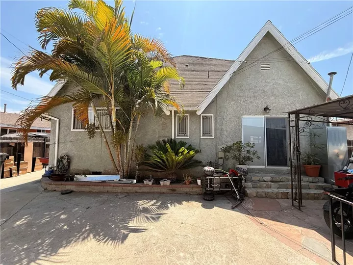 Property Photo:  2527 Flower Street  CA 90255 