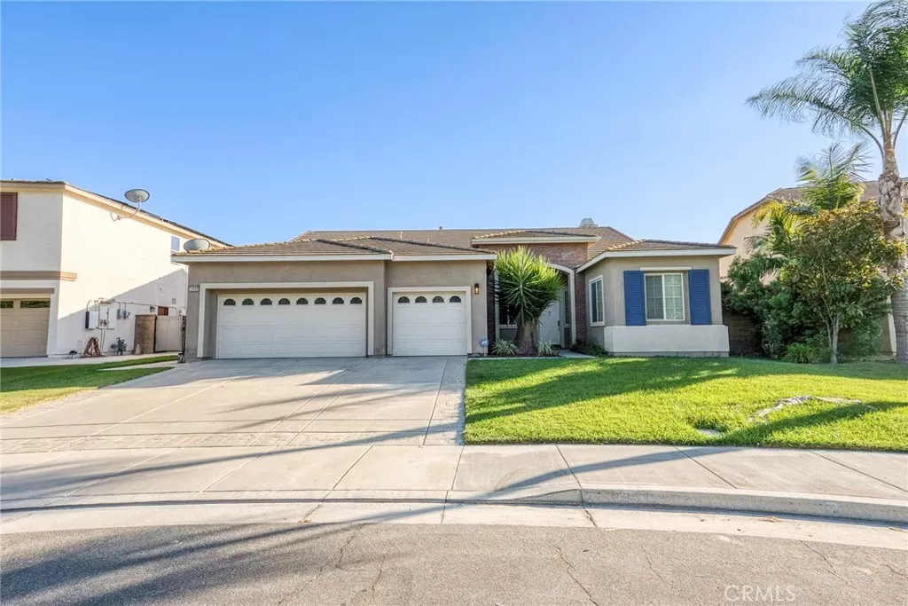 Property Photo:  14465 Quarry Creek Court  CA 92880 