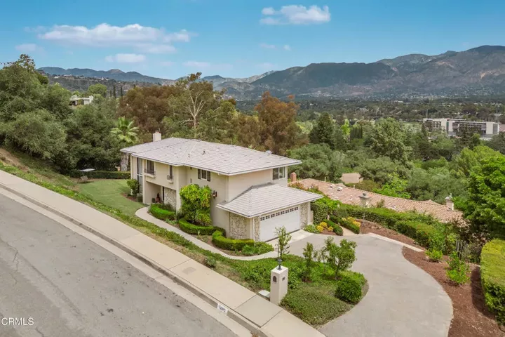 Property Photo:  1095 Linda Glen Drive  CA 91105 