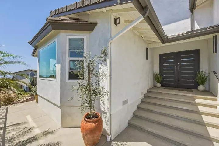 Property Photo:  2140 Janis Way  CA 92008 