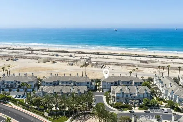 Property Photo: 19427 Surfset CA 92648