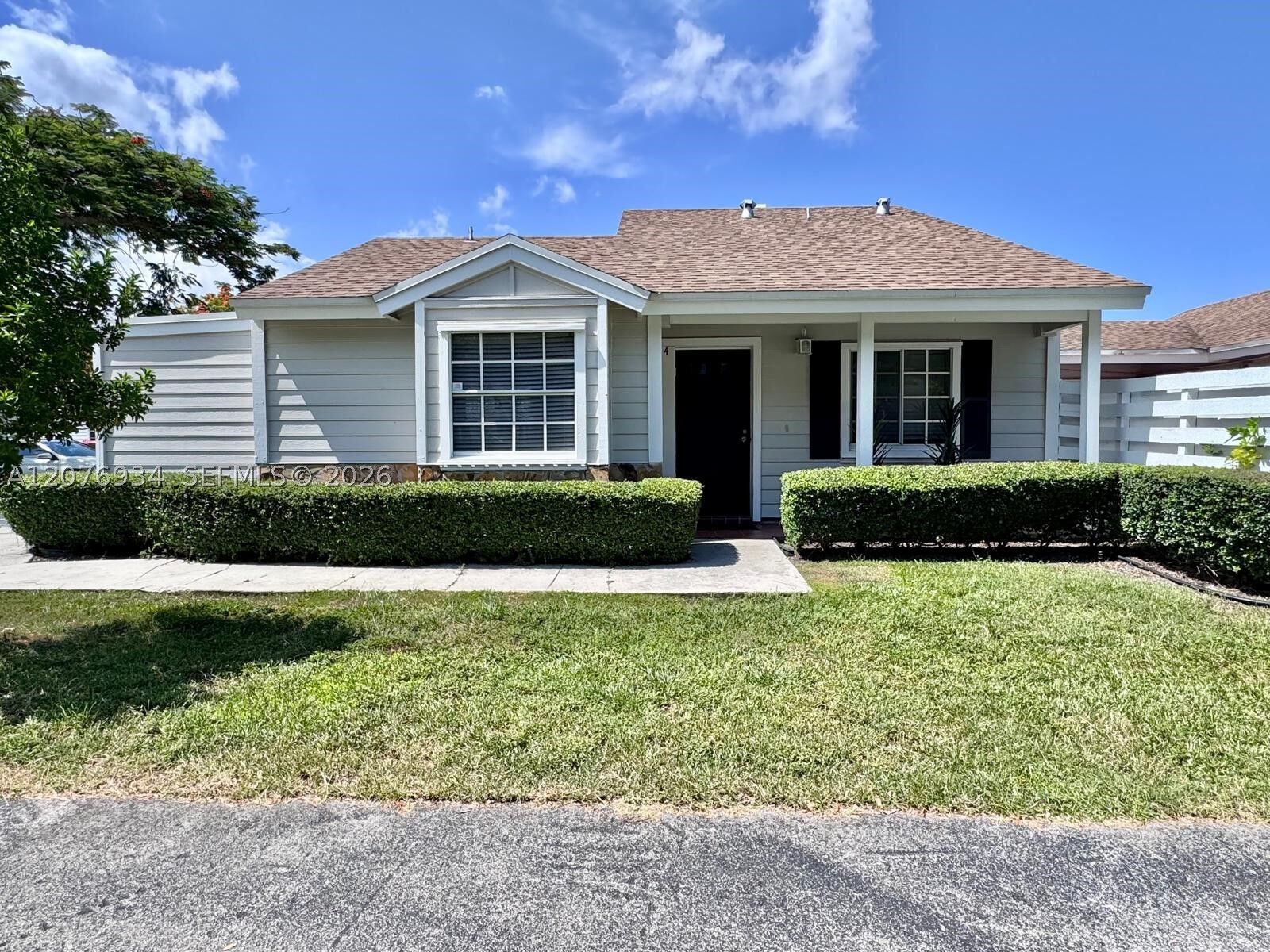 Property Photo:  13700 SW 149th Cir Ln 4-60  FL 33186 