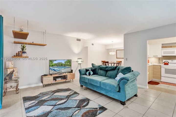 Property Photo: 3017 N Oakland Forest Dr 208 FL 33309