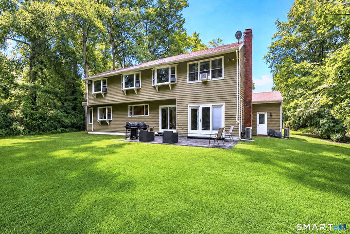 Property Photo:  405 Shelton Road  CT 06611 