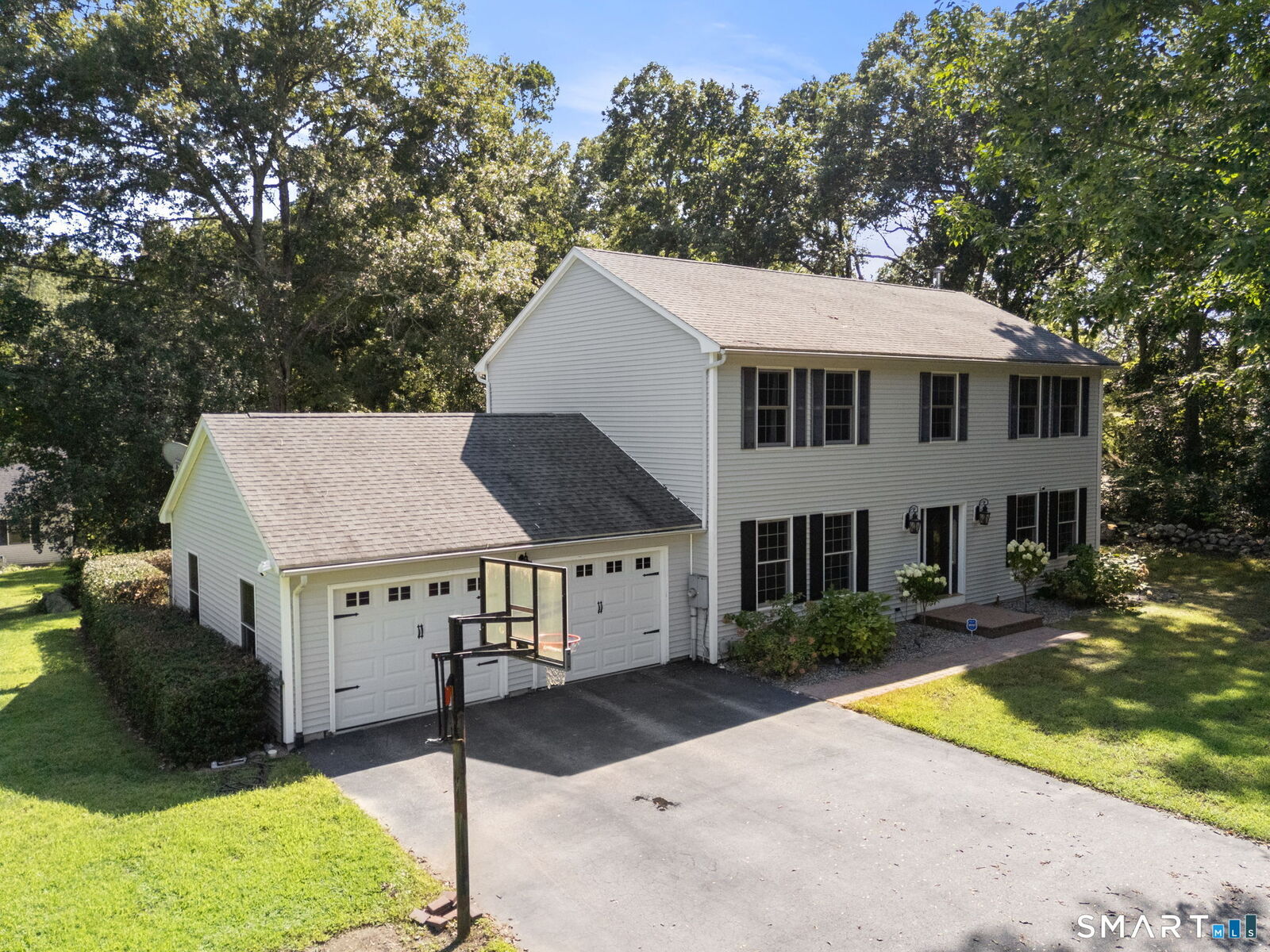 Property Photo:  141 Briar Hill Road  CT 06340 
