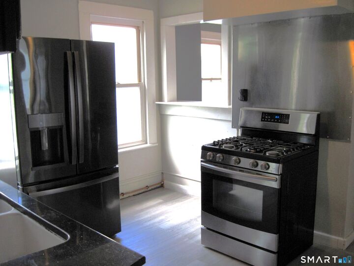 Property Photo:  78 Whitmore Street  CT 06114 