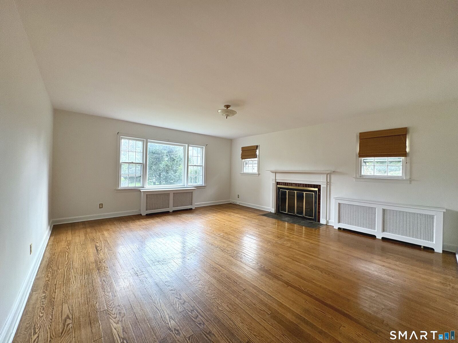 Property Photo:  2727 Boston Post Road  CT 06820 