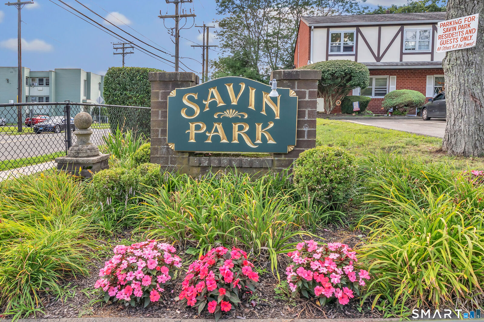 Property Photo:  11 Savin Park 11  CT 06516 