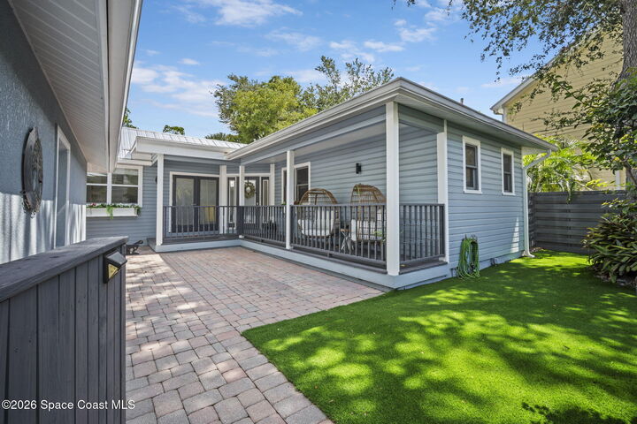 Property Photo:  1841 Laurel Street  FL 34232 