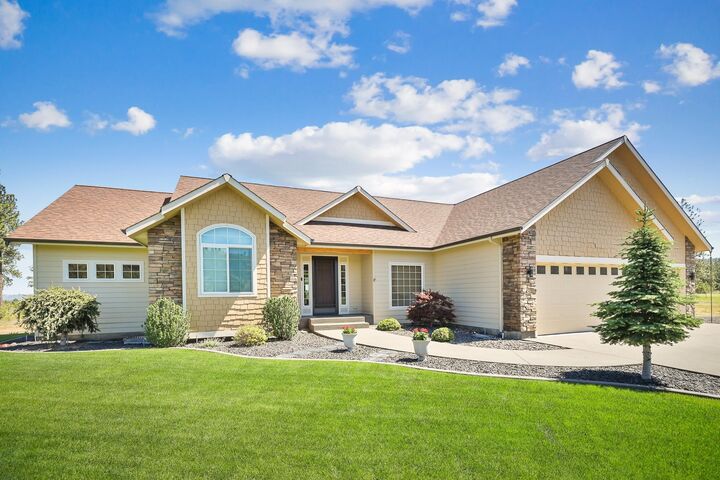 Property Photo:  7508 N Garfield Rd  WA 99224 