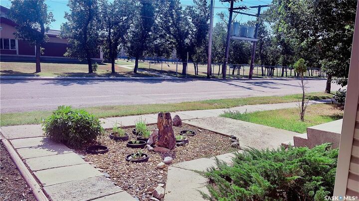 Property Photo: 217 7th Avenue E SK S0H 0B0